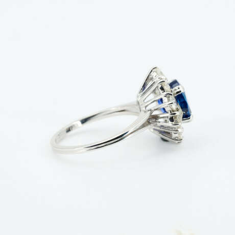 Sri Lanka Sapphire-Diamond-Ring - photo 4 Sri Lanka Sapphire-Diamond-Ring - photo 4