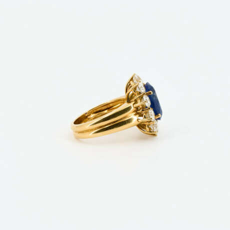 Magnificent Sapphire and Diamond-Entourage Ring - photo 4