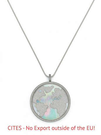 Diamond-Mother-Of-Pearl-Pendant - фото 1