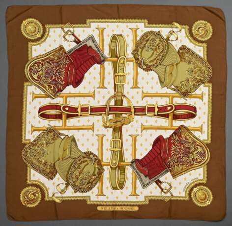 Hermès Seiden Carré "Selles a Housse" in bordeaux/… - Foto 2 Hermès Seiden Carré "Selles a Housse" in bordeaux/… - Foto 2