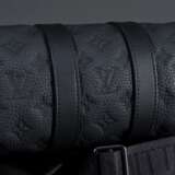 Louis Vuitton "Keepall 25" Tasche in schwarzem Tau… - Foto 3