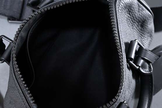 Louis Vuitton "Keepall 25" Tasche in schwarzem Tau… - Foto 4