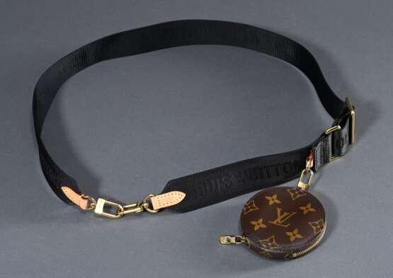 Louis Vuitton shoulder strap in black nylon with w… - photo 1 Louis Vuitton shoulder strap in black nylon with w… - photo 1