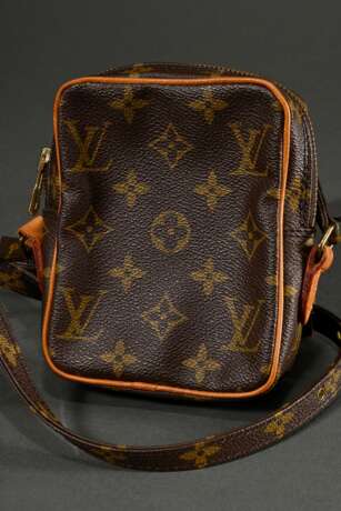 Louis Vuitton Cross Body Bag ‘Mini Danube’ in Mono… - фото 1 Louis Vuitton Cross Body Bag ‘Mini Danube’ in Mono… - фото 1
