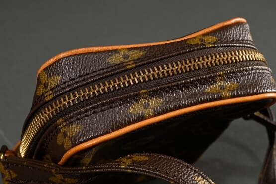 Louis Vuitton Cross Body Bag ‘Mini Danube’ in Mono… - фото 4 Louis Vuitton Cross Body Bag ‘Mini Danube’ in Mono… - фото 4