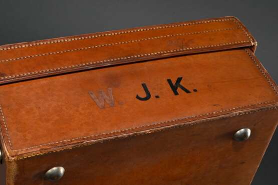 Large brown vintage leather suitcase with embossed… - фото 4 Large brown vintage leather suitcase with embossed… - фото 4