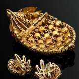 3 Pieces of vintage costume jewellery, cast metal … - photo 3