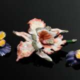 3 Pieces of floral costume jewellery with rhinesto… - photo 2