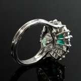 Platin Ring mit Smaragd Carré im Treppenschliff (c… - Foto 4