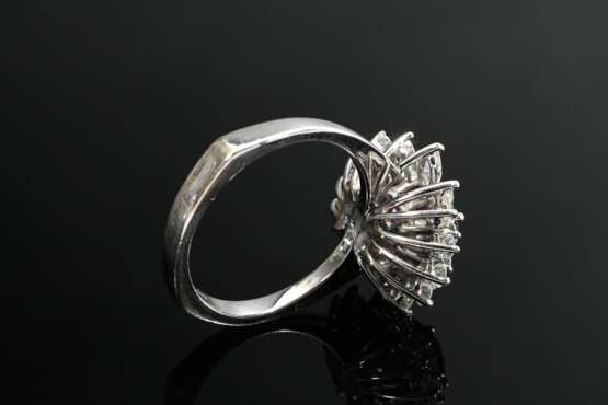 585 white gold ring with oval faceted ruby (approx… - фото 4 585 white gold ring with oval faceted ruby (approx… - фото 4