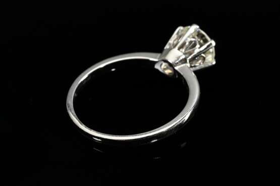 Platinum ring with brilliant solitaire (approx. 1.… - фото 3