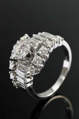 Elegant mid-century 750 white gold ring with brill… - photo 1