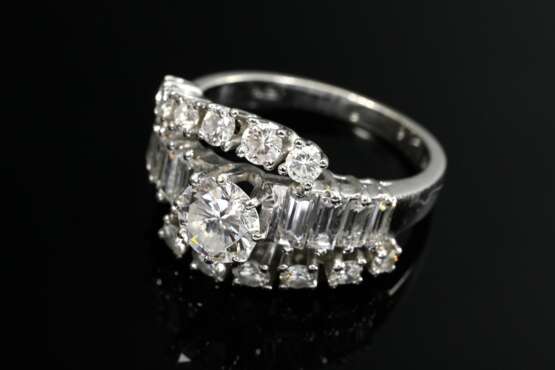 Elegant mid-century 750 white gold ring with brill… - photo 2