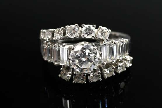 Elegant mid-century 750 white gold ring with brill… - photo 3