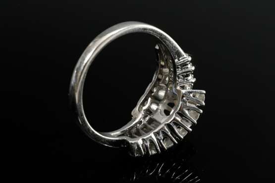 Elegant mid-century 750 white gold ring with brill… - photo 4