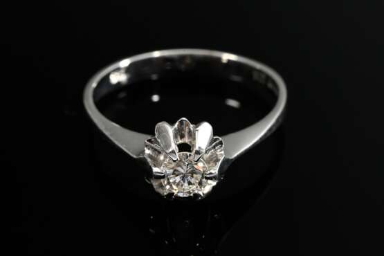 Delicate 585 white gold ring with solitaire diamon… - photo 3