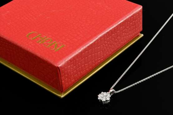 2 pieces of 585 white gold jewellery: delicate dia… - фото 1 2 pieces of 585 white gold jewellery: delicate dia… - фото 1