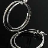 Pair of modern 750 white gold double hoop earrings… - фото 2