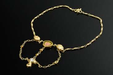 Antique-style 750 yellow gold necklace with cast b…