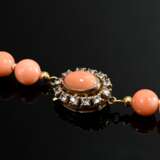 Lightweight coral choker with oval gold-plated sil… - photo 2
