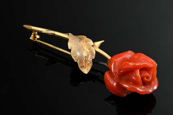 750 yellow gold pin with carved coral ‘rose’, 7.5g… - photo 1 750 yellow gold pin with carved coral ‘rose’, 7.5g… - photo 1