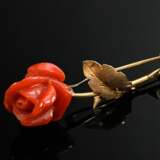 750 yellow gold pin with carved coral ‘rose’, 7.5g… - photo 2