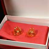 Pair of Baccarat ‘Coeur’ ear clips in apricot-colo… - фото 4