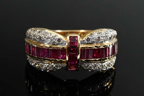 585 yellow gold loop ring with brilliant-cut diamo… - photo 3 585 yellow gold loop ring with brilliant-cut diamo… - photo 3