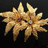 Mid-century yellow gold 750 double flower brooch w… - photo 1