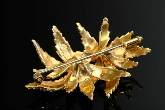 Mid-century yellow gold 750 double flower brooch w… - фото 2 Mid-century yellow gold 750 double flower brooch w… - фото 2
