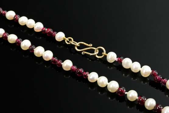 Long freshwater cultured pearl necklaces with irre… - photo 2