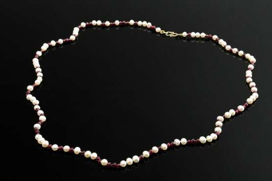 Long freshwater cultured pearl necklaces with irre… - photo 3