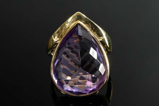 Large modern 750 yellow gold ring with faceted tea… - photo 4