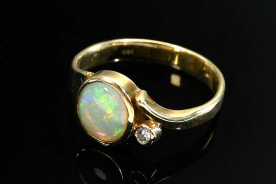 Modern 585 yellow gold ring with opal cabochon and… - photo 2