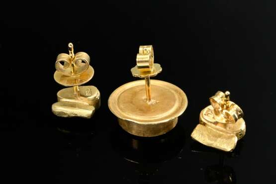 3 assorted 750 yellow gold stud earrings with blue… - фото 2 3 assorted 750 yellow gold stud earrings with blue… - фото 2