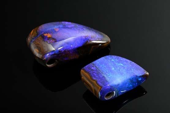 2 variously shaped pendants made of blue, smoothly… - фото 1 2 variously shaped pendants made of blue, smoothly… - фото 1