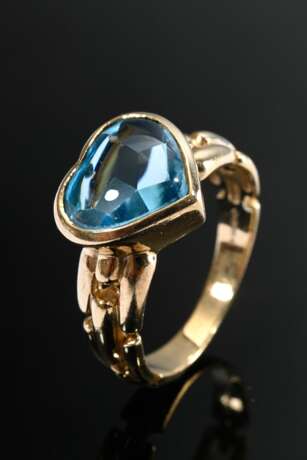 Modern yellow gold 375 ring with blue topaz caboch… - photo 1