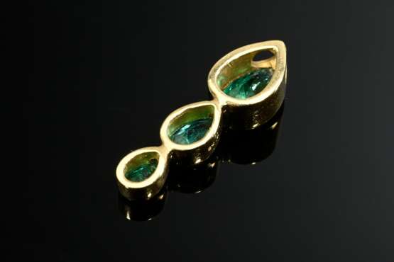750 yellow gold pendant with 3 colourful pure emer… - фото 2 750 yellow gold pendant with 3 colourful pure emer… - фото 2
