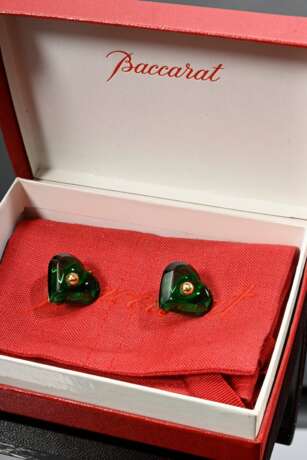 Pair of Baccarat ‘Coeur’ ear clips in green crysta… - фото 4 Pair of Baccarat ‘Coeur’ ear clips in green crysta… - фото 4