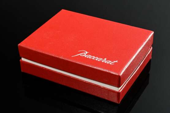 Pair of Baccarat ‘Coeur’ ear clips in green crysta… - фото 5 Pair of Baccarat ‘Coeur’ ear clips in green crysta… - фото 5