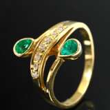 Modern 750 yellow gold ring with emerald drop and … - фото 1