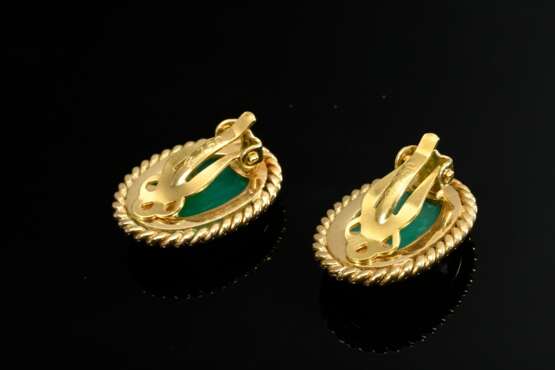 Pair of oval 750 yellow gold ear clips with chryso… - фото 2 Pair of oval 750 yellow gold ear clips with chryso… - фото 2