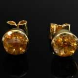 Pair of classic 750 yellow gold stud earrings with… - photo 3