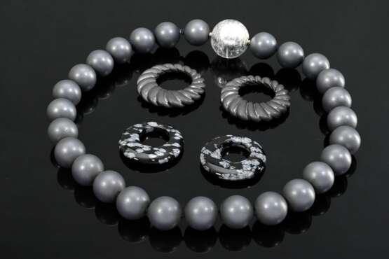 5 assorted jewellery items: pair of Wilm hematite … - photo 1 5 assorted jewellery items: pair of Wilm hematite … - photo 1