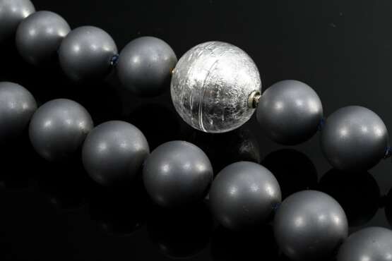 5 assorted jewellery items: pair of Wilm hematite … - photo 3 5 assorted jewellery items: pair of Wilm hematite … - photo 3