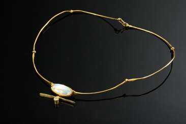 750 yellow gold necklace made from hand-forged bar…