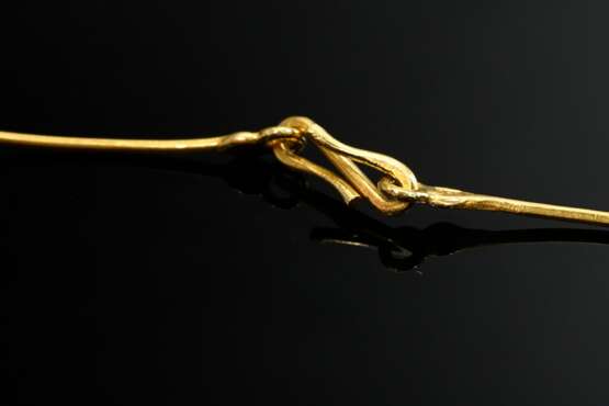 750 yellow gold necklace made from hand-forged bar… - фото 4 750 yellow gold necklace made from hand-forged bar… - фото 4
