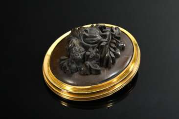 Oval yellow gold 750 pendant pin with late Biederm…