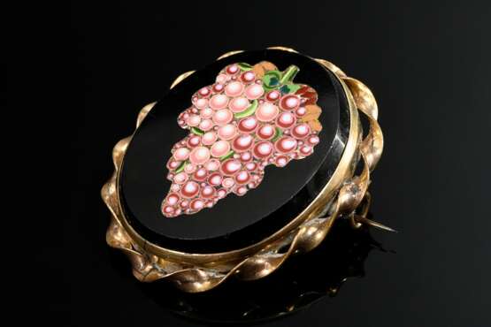 Oval doublé pin with fine micro mosaic ‘grape’ on … - photo 1 Oval doublé pin with fine micro mosaic ‘grape’ on … - photo 1