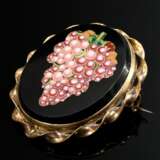 Oval doublé pin with fine micro mosaic ‘grape’ on … - photo 1